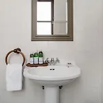 Apartment Authentic Seafront Experience *