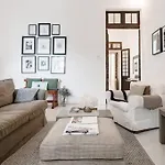 Authentic Seafront Experience Apartment *