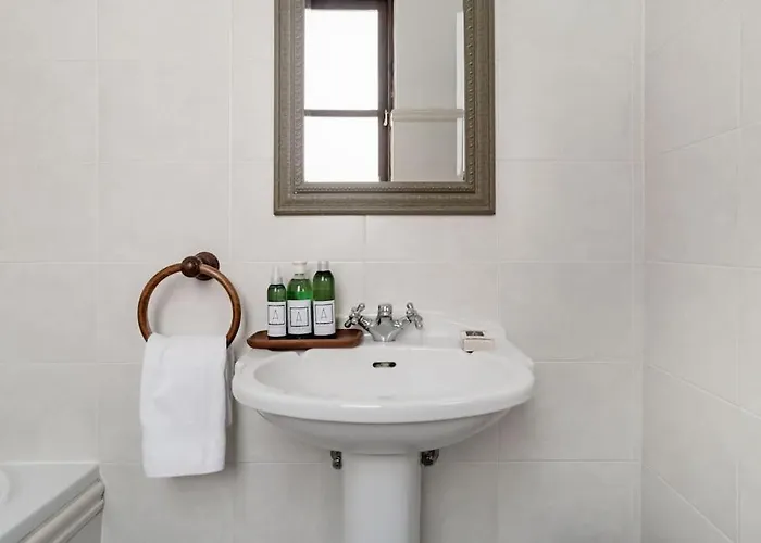 Apartment Authentic Seafront Experience *