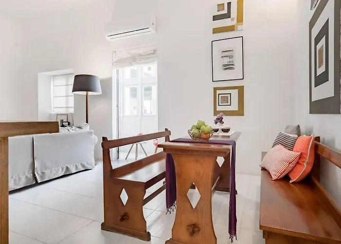 Authentic Seafront Experience Sliema