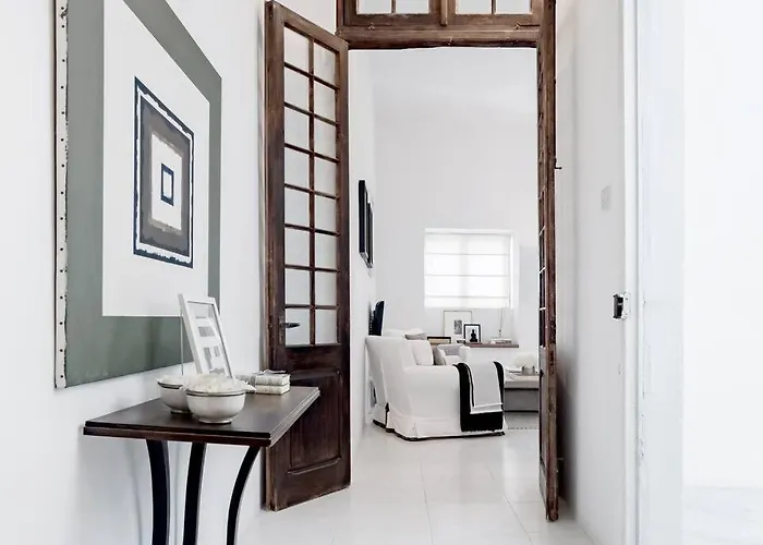 Authentic Seafront Experience Apartment