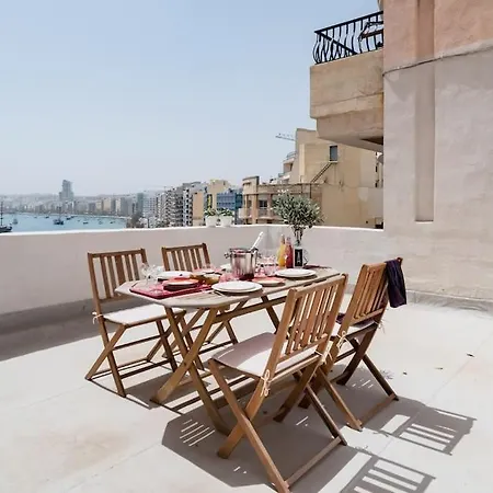 Authentic Seafront Experience Apartment