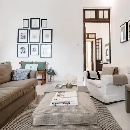 Authentic Seafront Experience Apartment *