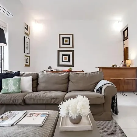 Authentic Seafront Experience Apartman Sliema