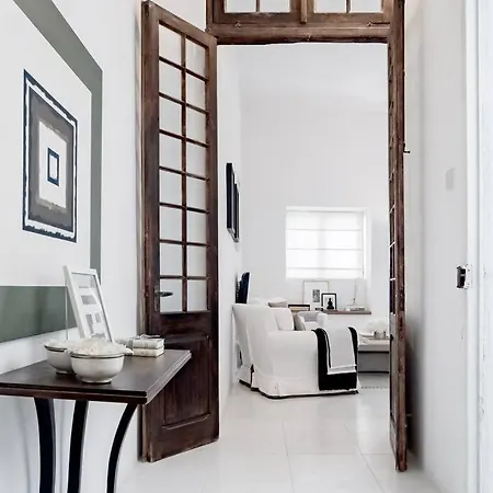 Authentic Seafront Experience Daire