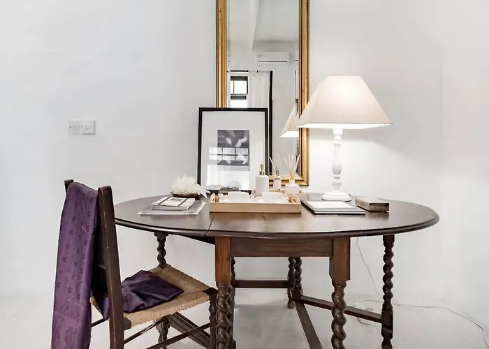 Authentic Seafront Experience * Sliema