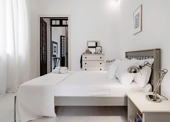 Authentic Seafront Experience * Sliema