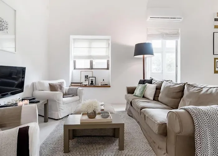 Authentic Seafront Experience Sliema